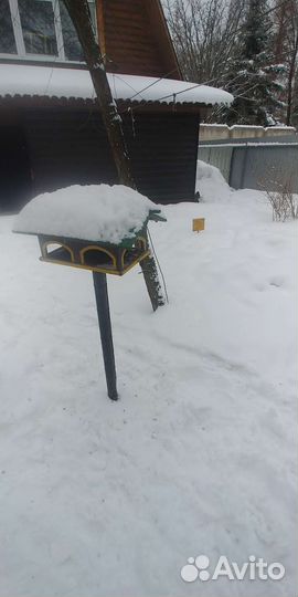 Кормушка для птиц из дерева