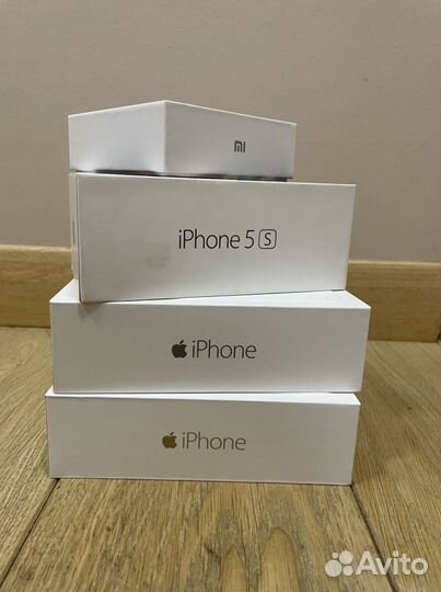 Коробка от iPhone