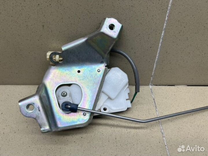 Активатор замка багажника Suzuki Sx4 седан M16A