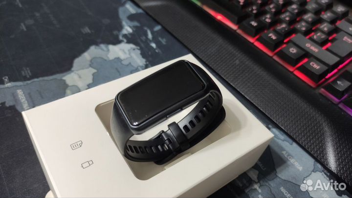 Фитнес-браслет Huawei Band 6
