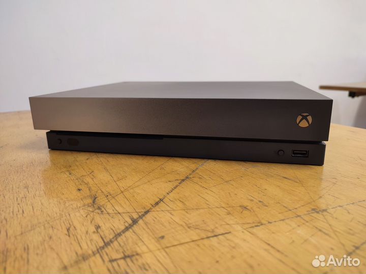 Xbox ONE X 1TB