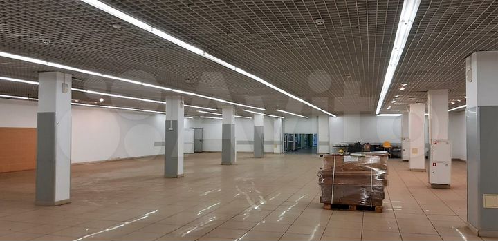 Торговое помещение, 2300 м²