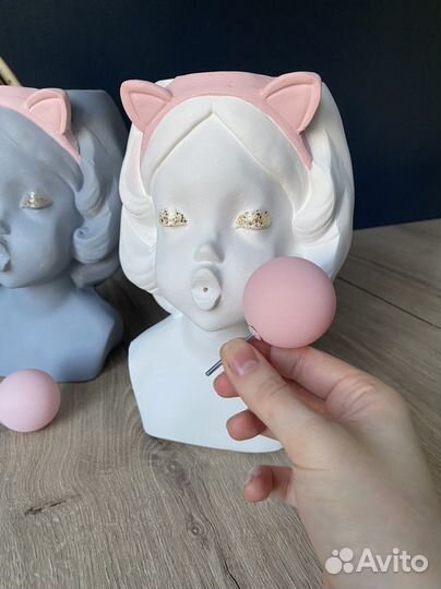 Кашпо девочка с жвачкой