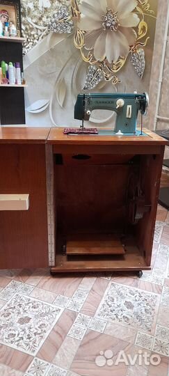 Швейная машинка чайка