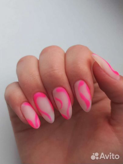 Педикюр, Маникюр