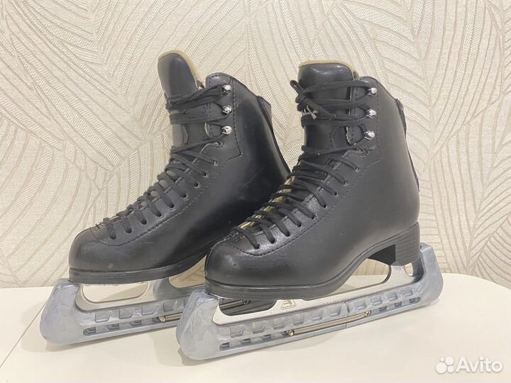 Фигурные коньки Jackson 21,2 см