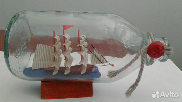 Сувенир парусник в бутылке