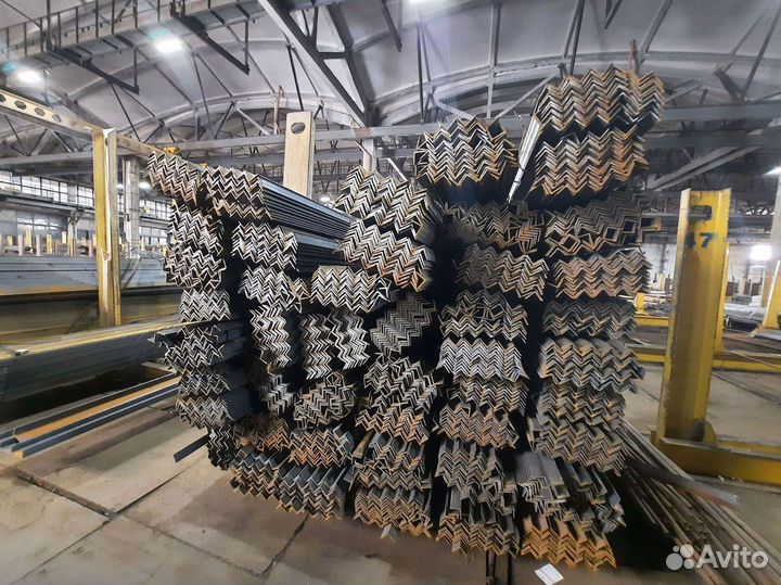 Уголок металлический 32х32х3 длина 6м Ст3