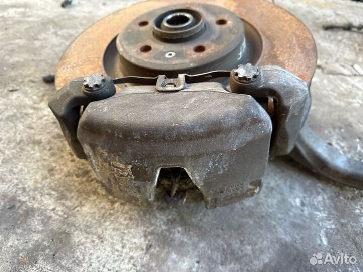 Ступица передняя левая Audi A6 C7 cduc 2012