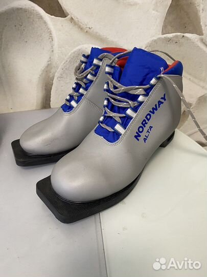 Лыжные ботинки,лыжи