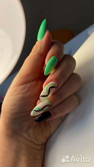 Маникюр педикюр