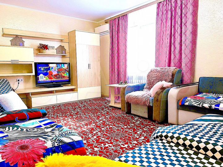 2-к. квартира, 65 м², 8/17 эт.