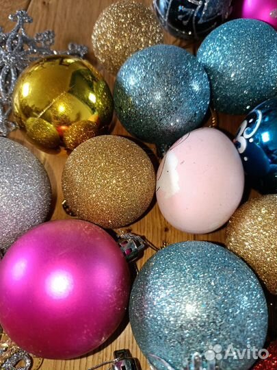 36 елочных игрушек