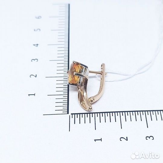 Серьги с синтетическим камнем Золото