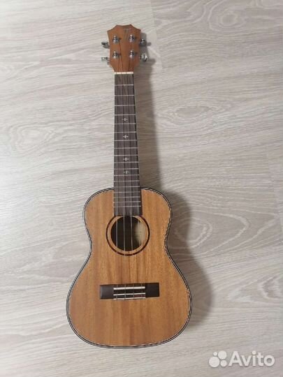 Укулеле концерт Tom Tuc-200
