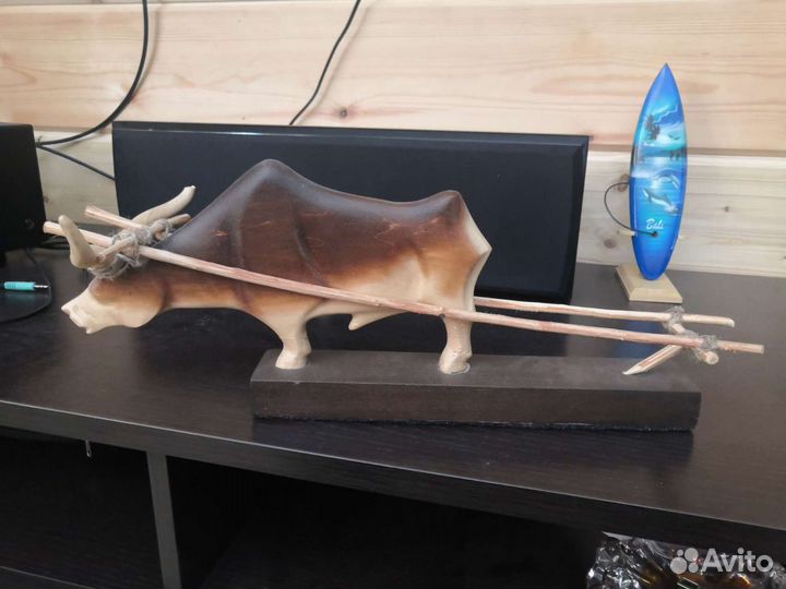 Шкатулка, статуетки