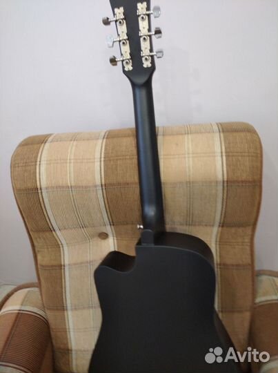 Акустическая гитара