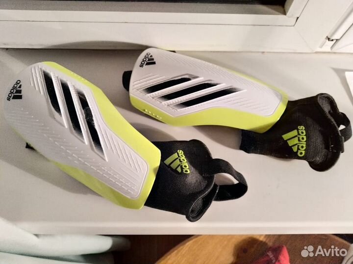 Щитки adidas