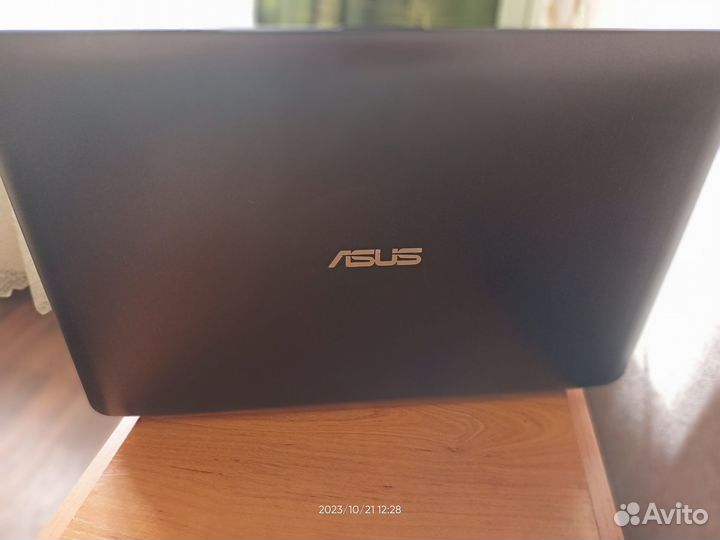 Ноутбук asus