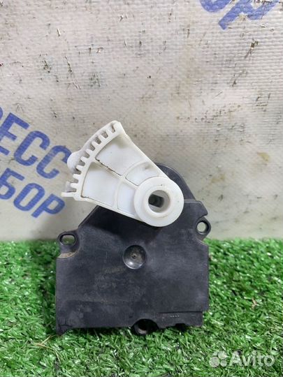 Сервопривод заслонки печки Chevrolet Trailblazer