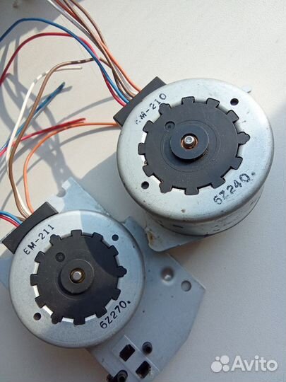Электродвигатель шаговый EM-210/EM-211
