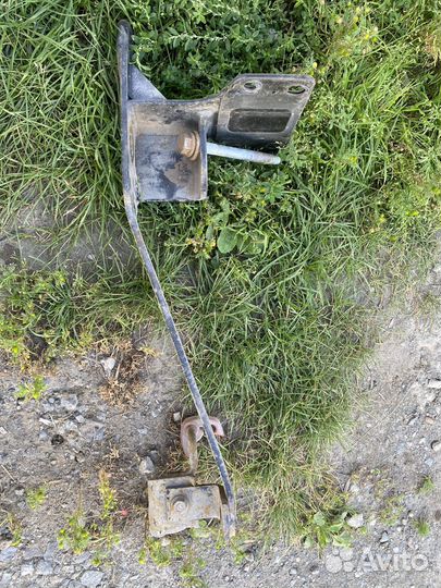 Кронштейн усилителя заднего бампера правый