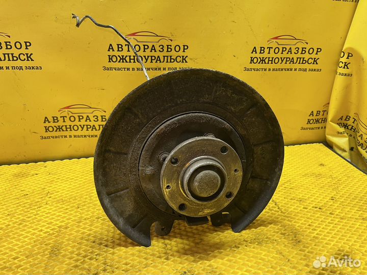 Ступица задняя левая Peugeot 406