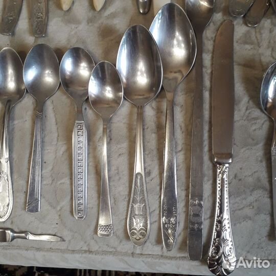 Вилки и чайные ложки с символами олимпиады 80