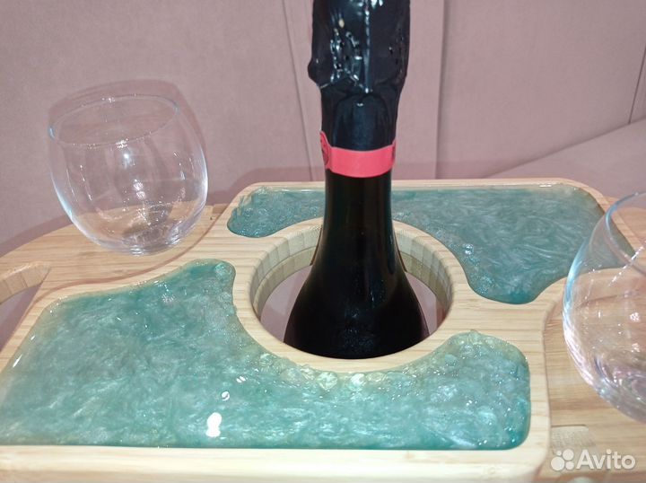 Винный столик-менажница-винница