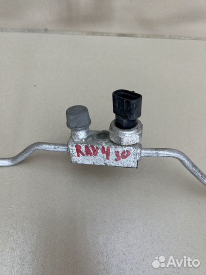Трубка кондиционера Toyota RAV4 (30)