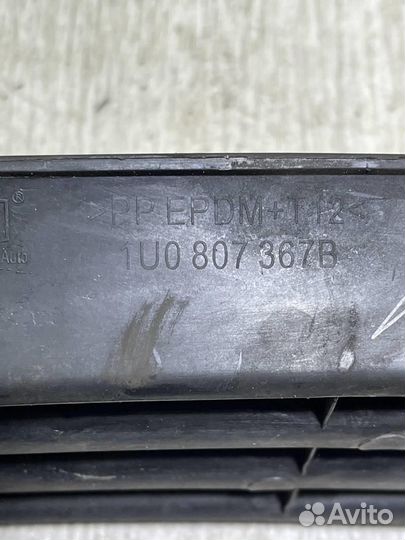 Решетка в бампер левая Шкода Октавия А4