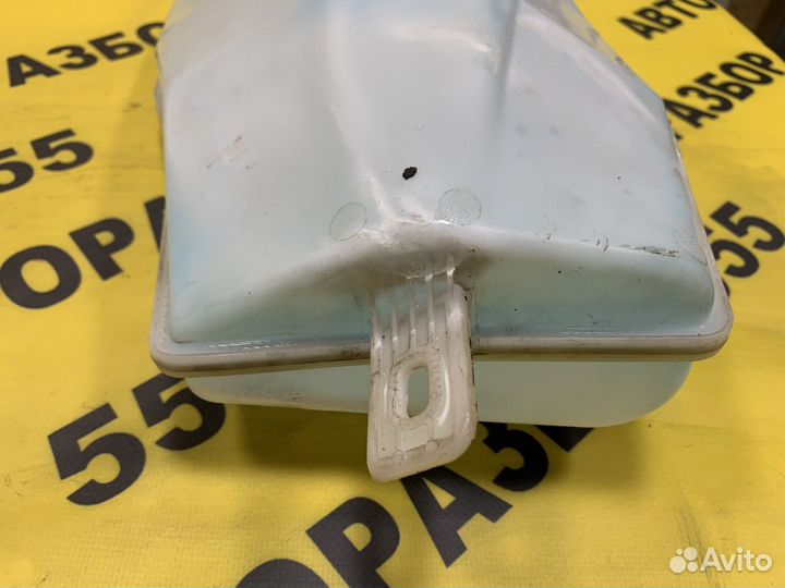 Бачок омывателя Renault Duster