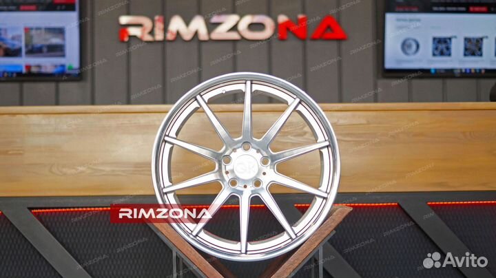 Кованые диски R19 на Toyota Crown