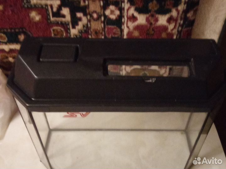 Аквариум с крышкой без лампы