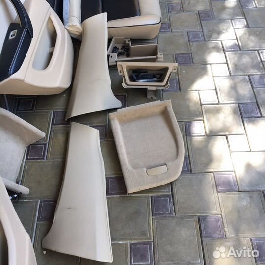 Сиденья задние и весь салон