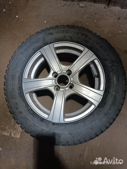 R15 Maxxis ArcticTrekker NP3 195/65, PCD 4x100 DIA 60.1