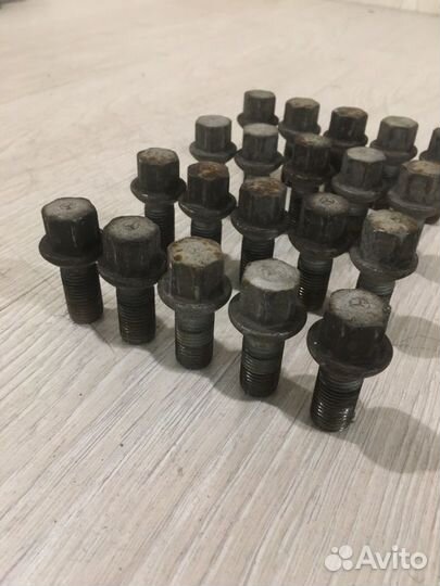 Болты колесные (комплект) Mercedes Benz E350 W211