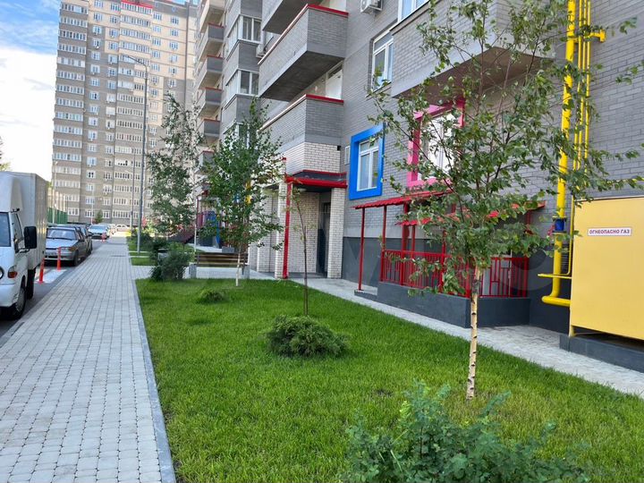 2-к. квартира, 69,1 м², 1/19 эт.
