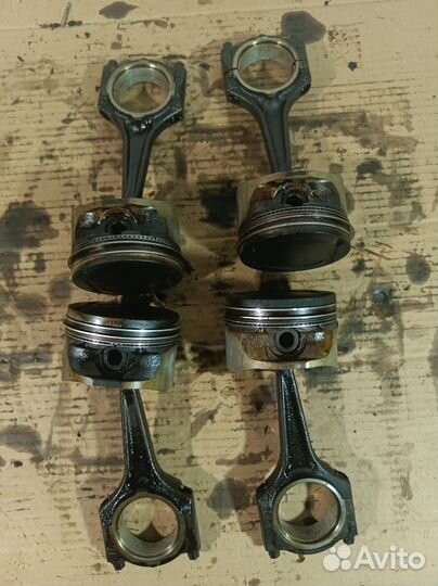 Поршень с шатуном Opel Astra