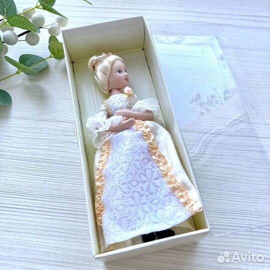 Новая кукла фарфоровая