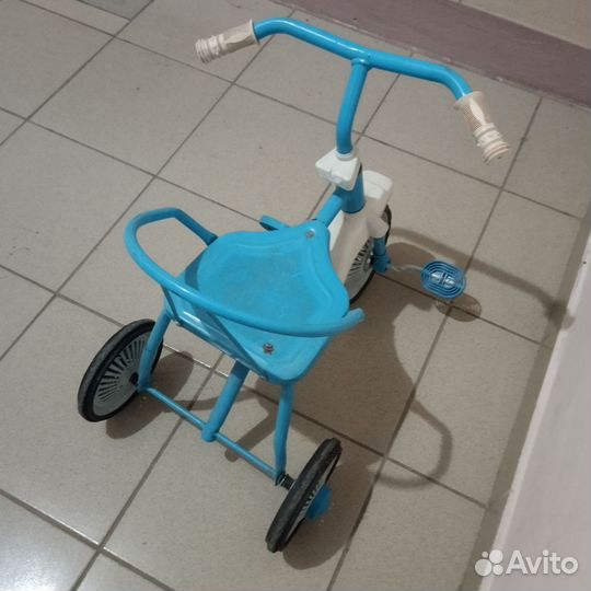 Детский трехколесный велосипед