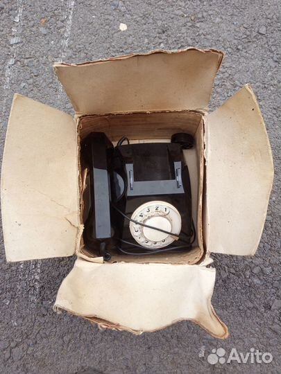 Продам Советский телефонный аппарат та-68