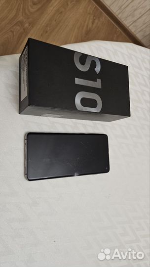 Samsung Galaxy S10, 8/128 ГБ