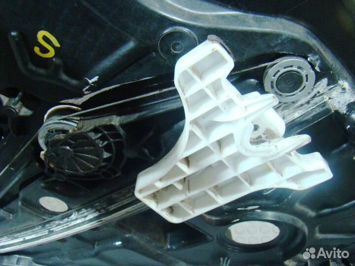 Hyundai Santa Fe DM Стеклоподъемник задний левый