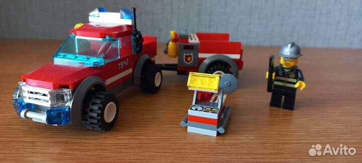 Lego Пожарный внедорожник, полный комплект