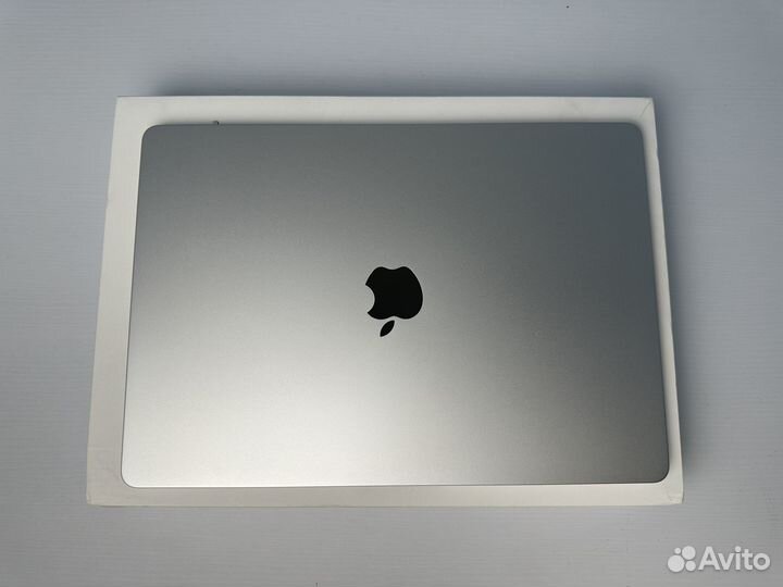 MacBook Air 15 2024 M3/16/512Gb Silver, 12 циклов