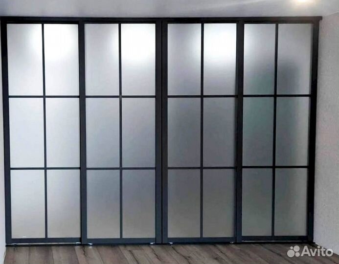 Раздвижная перегородка с матовым стеклом