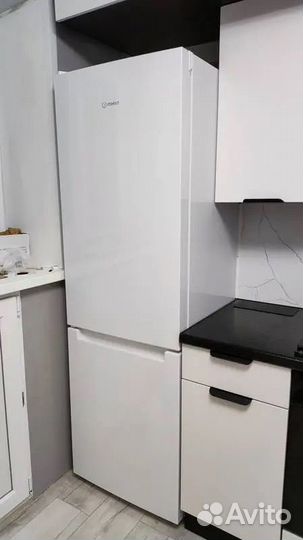 Новый Холодильник Indesit Haier от 150 до 200 см