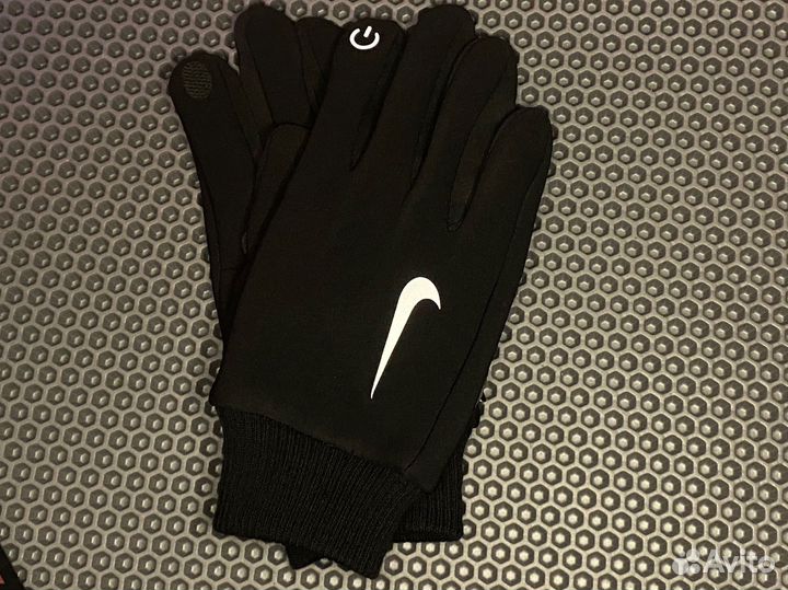 Перчатки nike hyperwarm