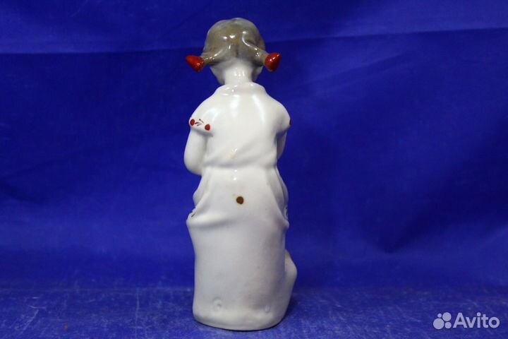 Девочка чистит обувь ботинок Всё сама Статуэтка фа